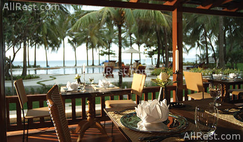 Kata Thani Beach Resort 34